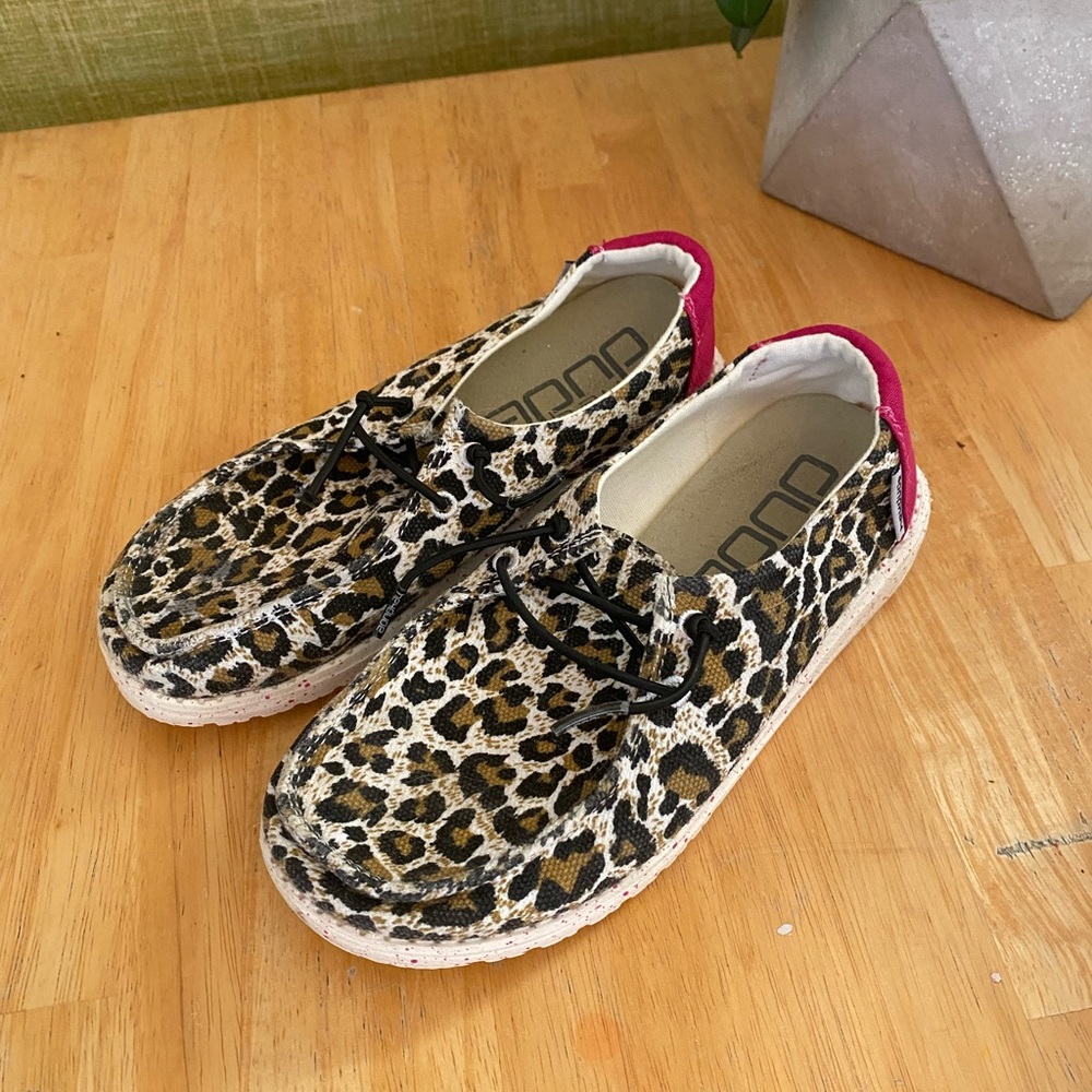 Hey dude girls shoe